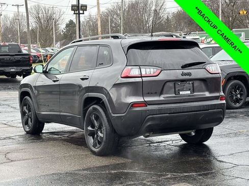 Used 2023 Jeep Cherokee Altitude Lux image 2