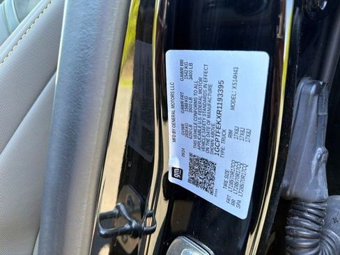 Used 2024 Chevrolet Colorado ZR2 w/ Technology Package AWD/4WD image 38
