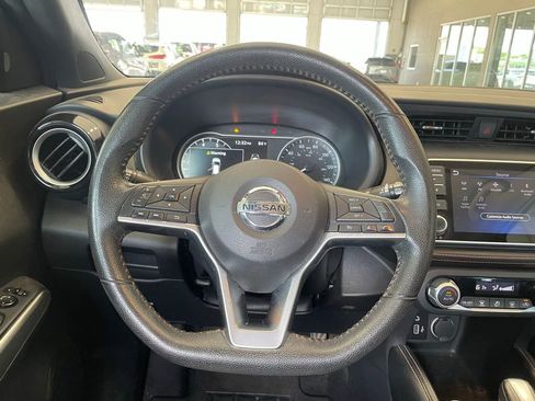 Used 2020 Nissan Kicks SR FWD image 12