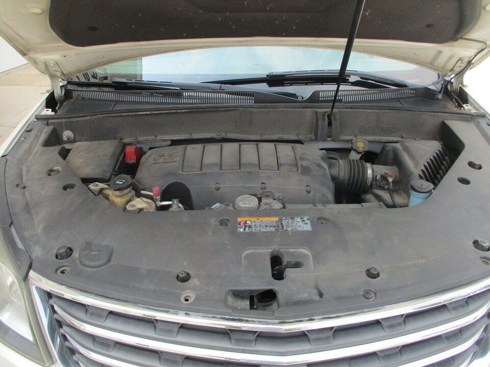 Used 2015 Chevrolet Traverse LT w/ Style and Technology Package FWD image 4