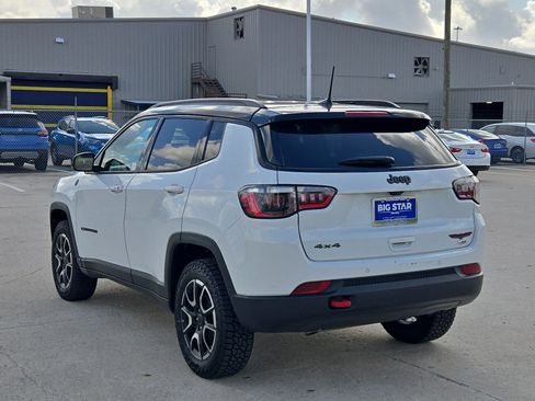 Used 2025 Jeep Compass Trailhawk AWD/4WD image 6