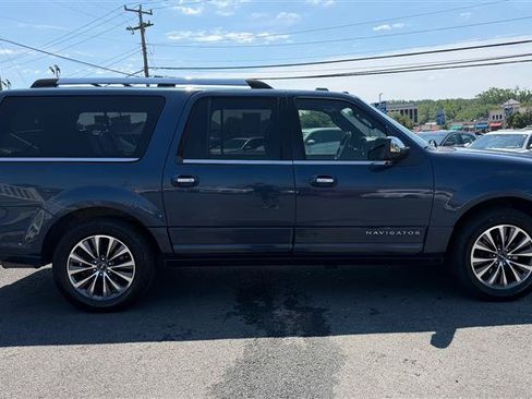 Used 2016 Lincoln Navigator L Select AWD/4WD image 7