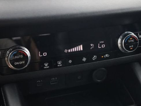 Used 2024 Mitsubishi Outlander SE FWD image 16