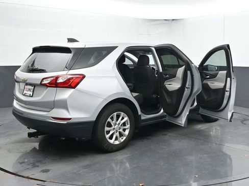 Used 2018 Chevrolet Equinox LS FWD image 53