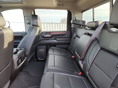 Used 2024 GMC Sierra 3500 Denali w/ Technology Package image 9