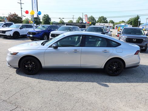 Certified 2025 Honda Accord SE image 7