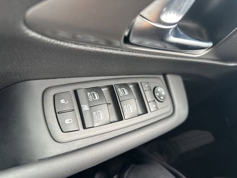 New 2026 Chrysler Pacifica Select image 48