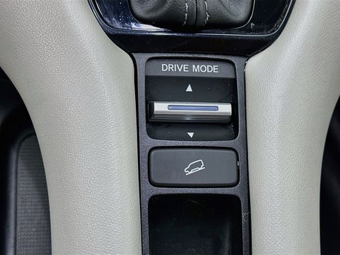 Used 2024 Honda HR-V LX image 24