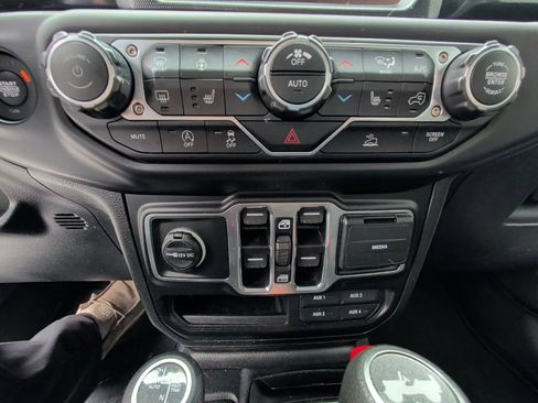 Certified 2023 Jeep Wrangler Sport image 24