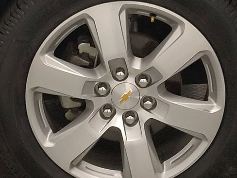 Used 2017 Chevrolet Traverse Premier FWD image 31