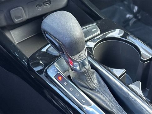 Used 2025 Chevrolet Trax ACTIV w/ Driver Confidence Package image 32