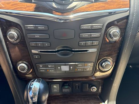 Used 2018 Nissan Armada Platinum w/ Interior Lighting Package RWD image 23