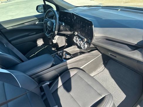 Used 2024 Chevrolet Blazer EV LT AWD/4WD image 31