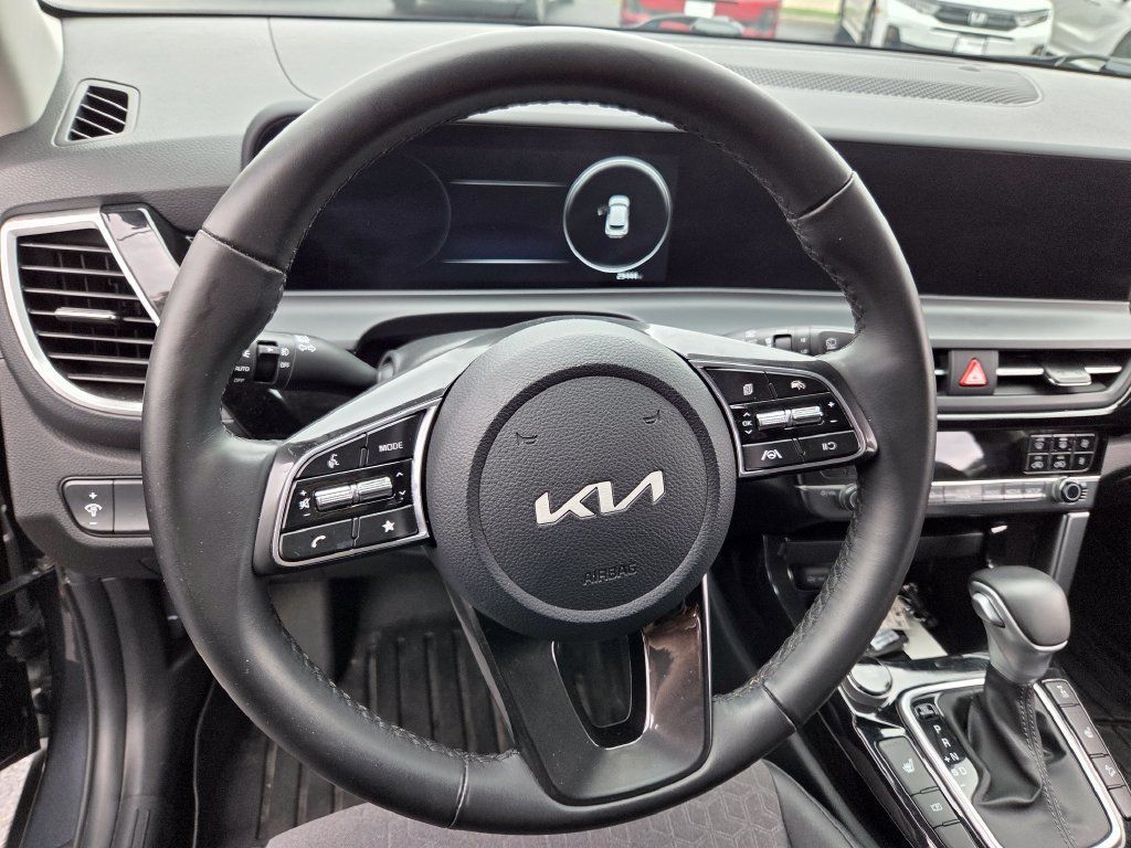 Used 2024 Kia Seltos S AWD/4WD image 34