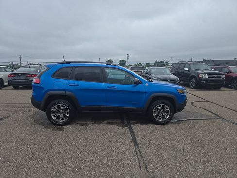 Used 2019 Jeep Cherokee Trailhawk AWD/4WD image 6