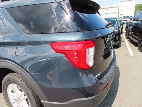 Used 2023 Ford Explorer XLT w/ Equipment Group 202A AWD/4WD image 10