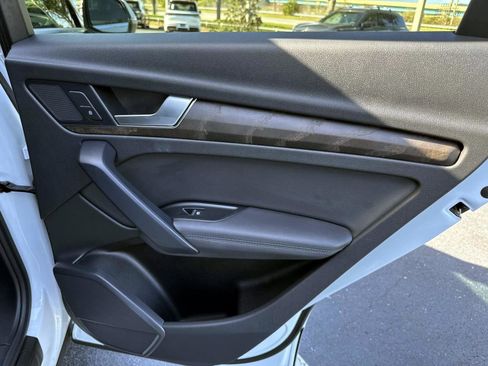 Used 2019 Audi Q5 2.0T Premium Plus w/ Premium Plus Package image 16