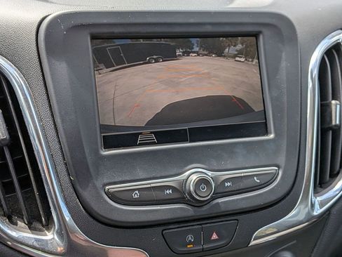 Used 2022 Chevrolet Equinox LT FWD image 17