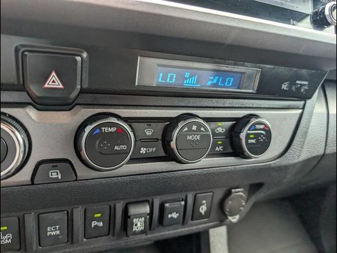 Used 2023 Toyota Tacoma TRD Off-Road w/ Technology Package AWD/4WD image 16