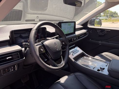 New 2026 Lincoln Aviator AWD image 10
