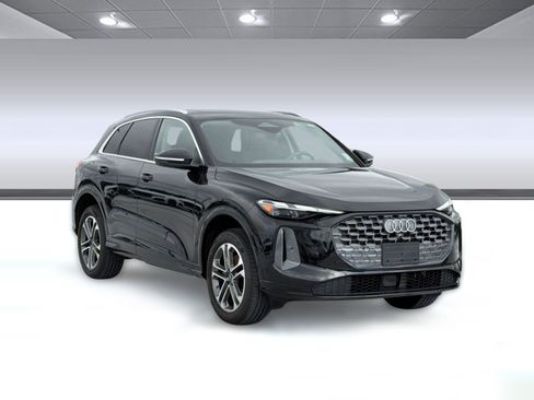 Used 2025 Audi Q5 Premium w/ Convenience Package AWD/4WD image 7
