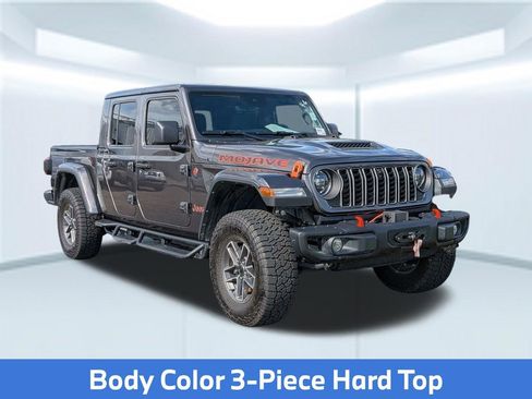 Used 2025 Jeep Gladiator Mojave image 8