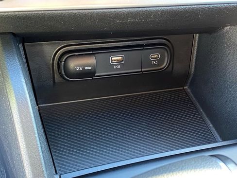 Used 2024 Kia Sportage LX image 18