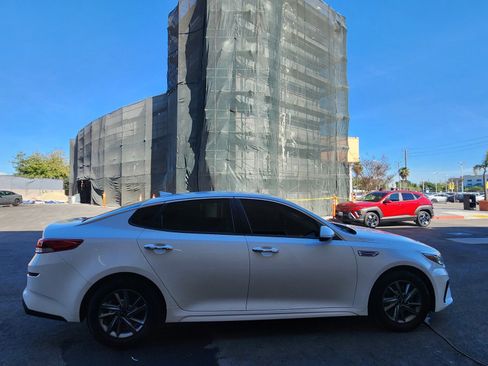 Used 2020 Kia Optima LX image 8