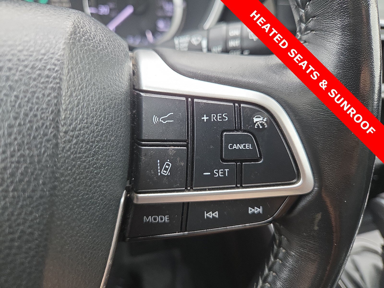 Used 2024 Toyota Highlander XLE FWD image 19