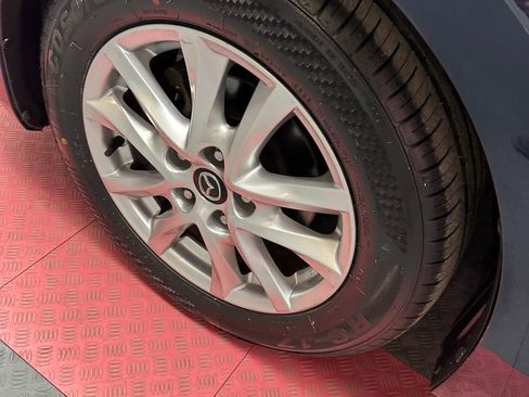 Used 2016 MAZDA MAZDA3 i Grand Touring image 33