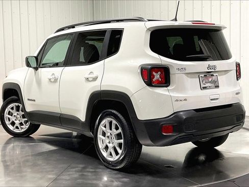 Used 2022 Jeep Renegade Latitude w/ Sun/Sound Group image 12