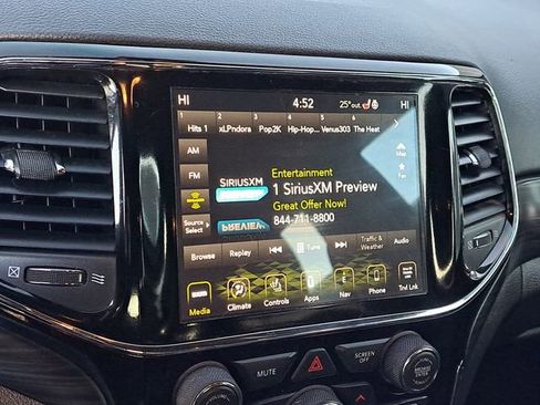 Used 2020 Jeep Grand Cherokee Altitude image 15