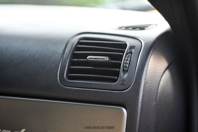Used 2005 Ford Thunderbird RWD image 64