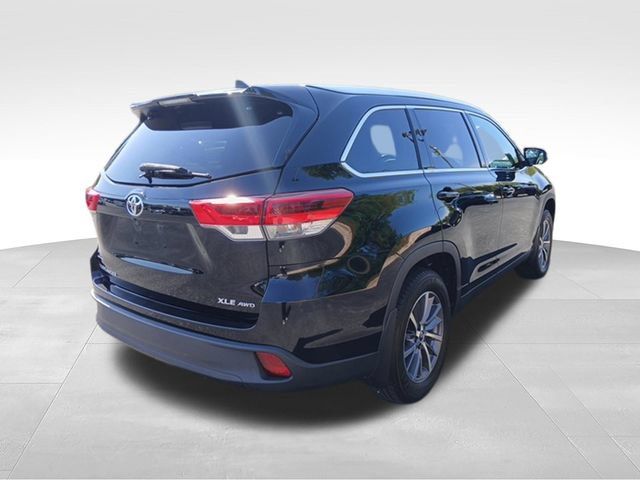 Used 2019 Toyota Highlander XLE AWD/4WD image 8