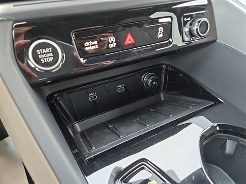 New 2025 Audi Q5 Premium image 19