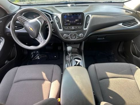 Used 2023 Chevrolet Malibu LS FWD image 18