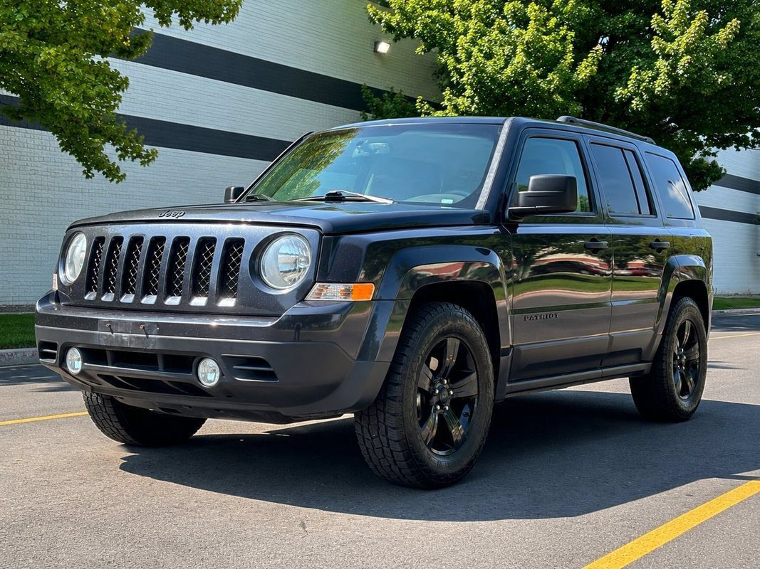 Used 2015 Jeep Patriot Sport FWD image 1