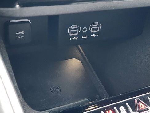 Used 2024 Jeep Wagoneer L Series II w/ Flexible Seating Group image 28