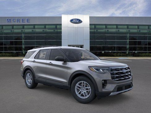 New 2026 Ford Explorer Active RWD image 7