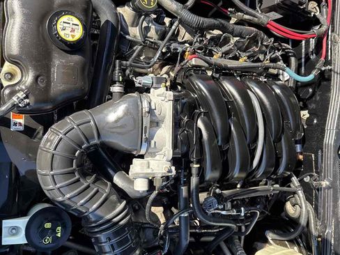 Used 2008 Ford Mustang GT RWD image 25