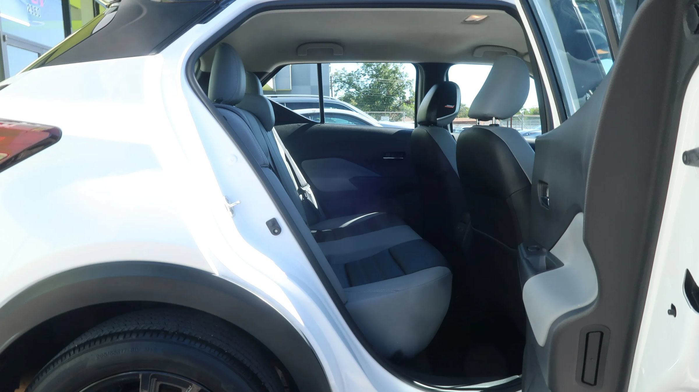 Used 2021 Nissan Kicks SR w/ SR Premium Package FWD image 22