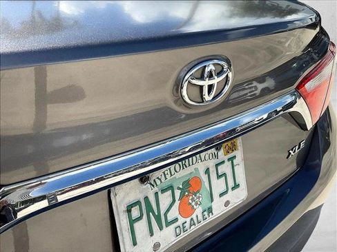 Used 2017 Toyota Camry XLE FWD image 29