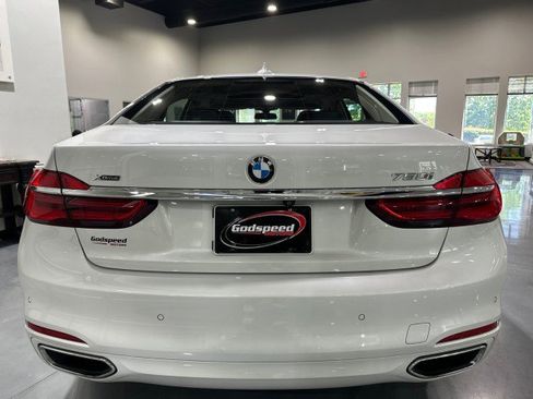 Used 2017 BMW 750i xDrive AWD/4WD image 28