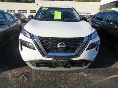 Used 2023 Nissan Rogue S image 3