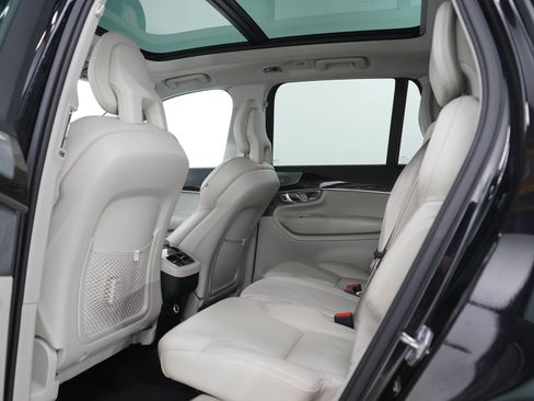 Used 2017 Volvo XC90 T6 Momentum w/ Vision Package AWD/4WD image 18