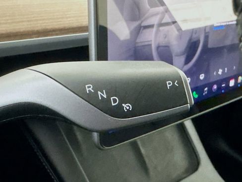 Used 2024 Tesla Model Y Long Range image 18