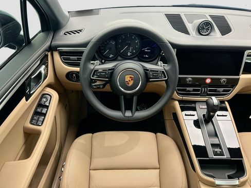 Used 2026 Porsche Macan AWD/4WD image 12