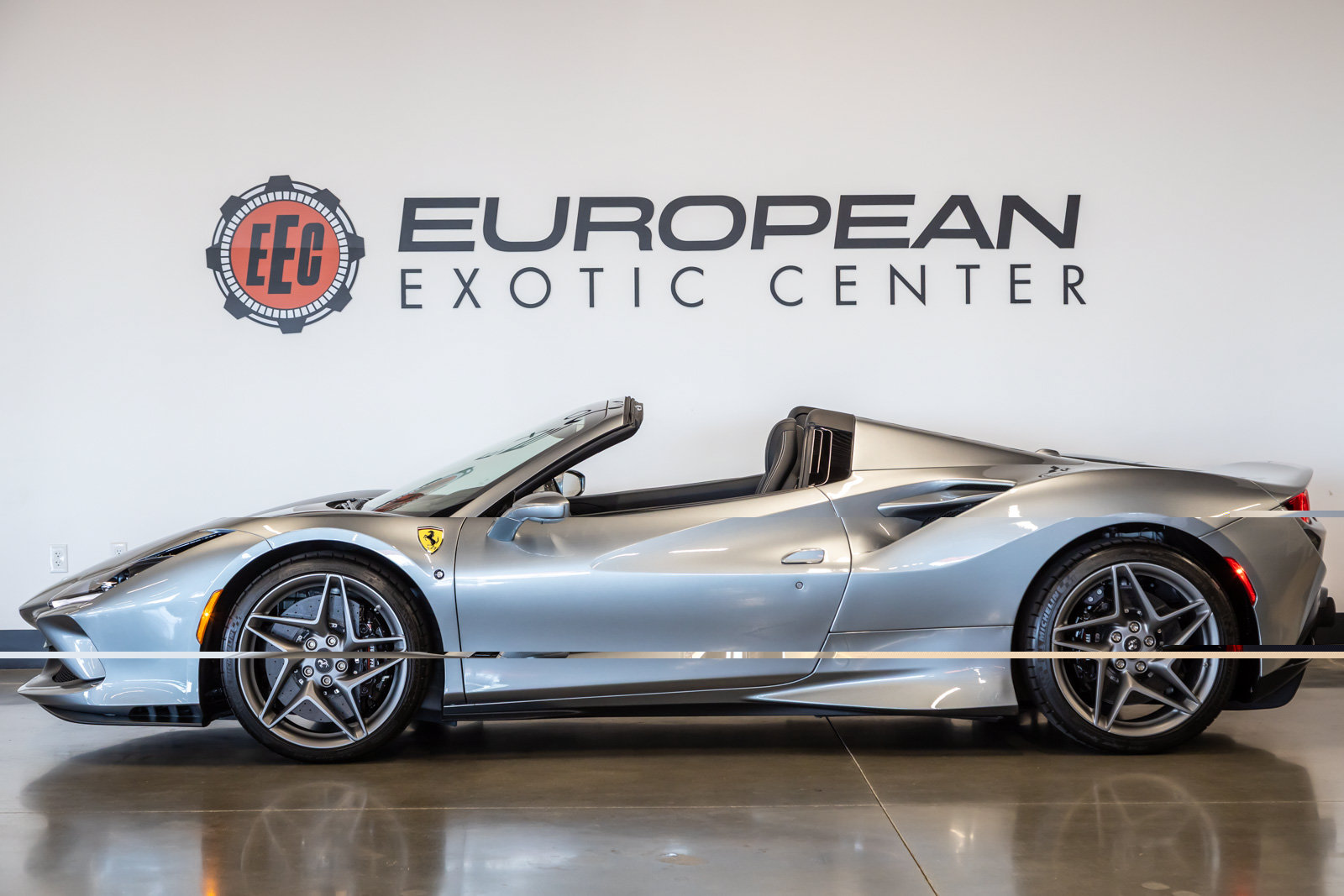 Used 2021 Ferrari F8 Tributo RWD image 9
