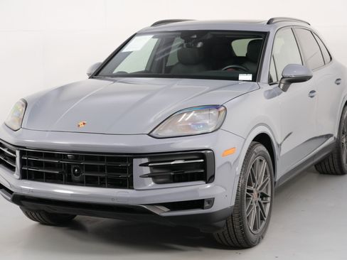Used 2024 Porsche Cayenne image 52