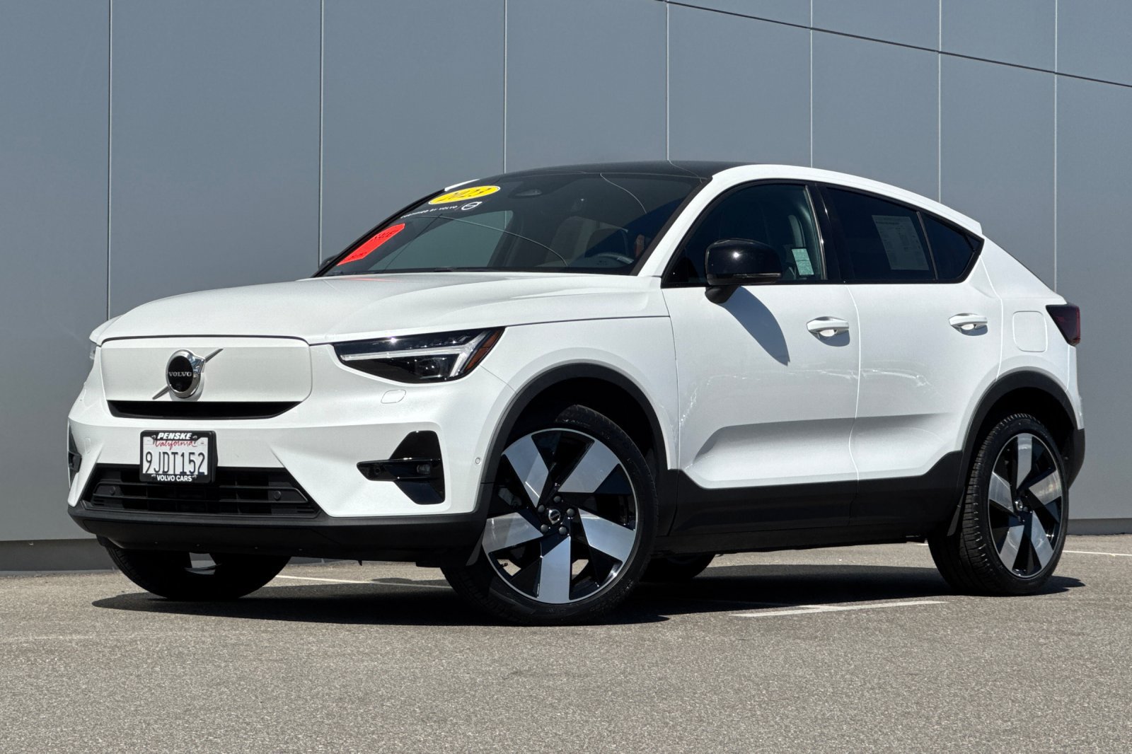 Used 2023 Volvo C40 P8 Recharge Ultimate AWD/4WD image 1